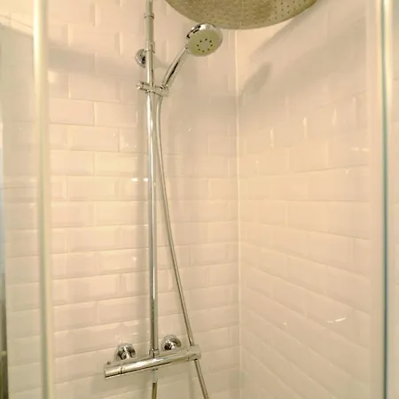 Rooftop Le Marais 1 Bedroom * Parigi