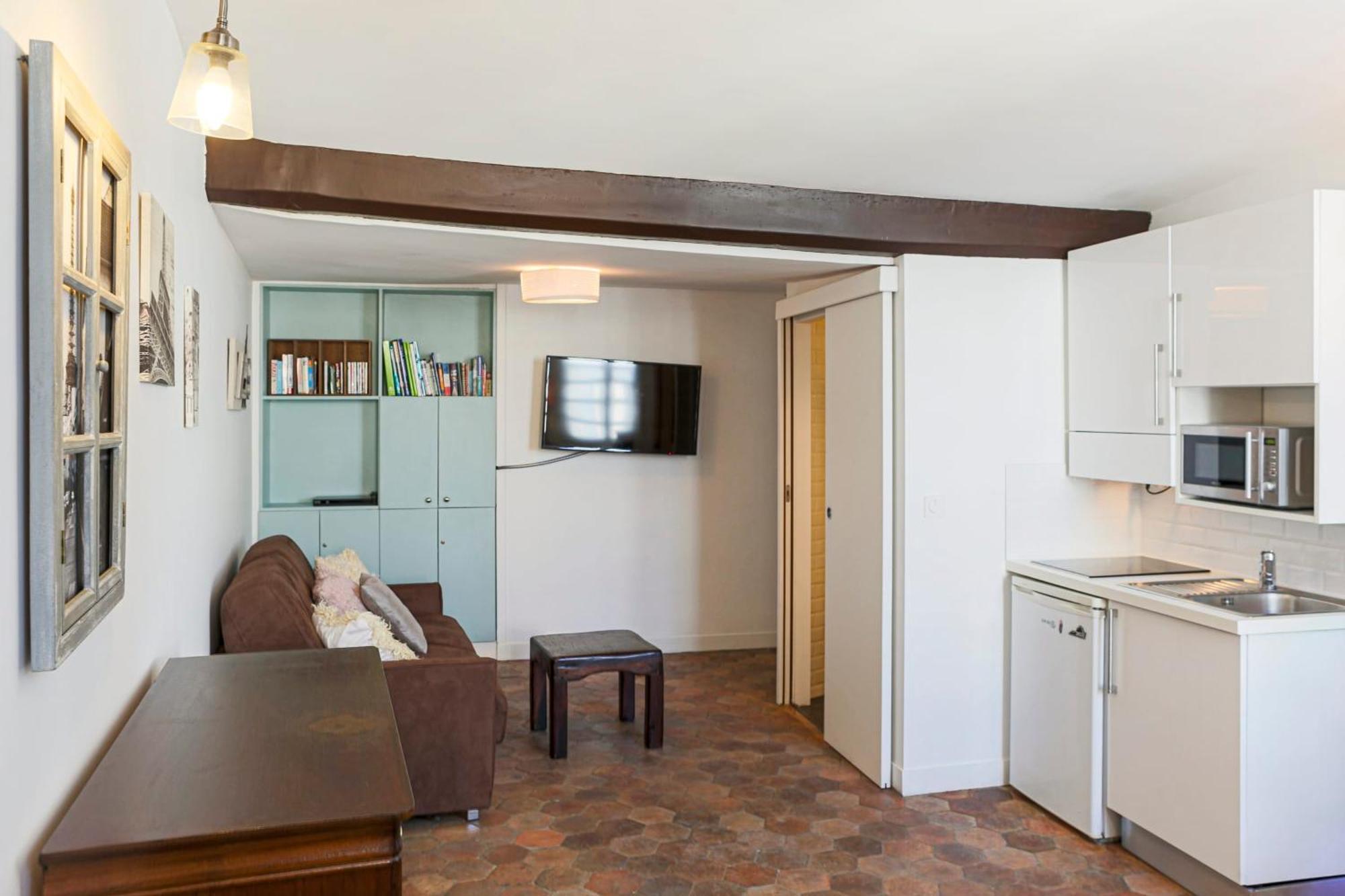Rooftop Le Marais 1 Bedroom Apartment