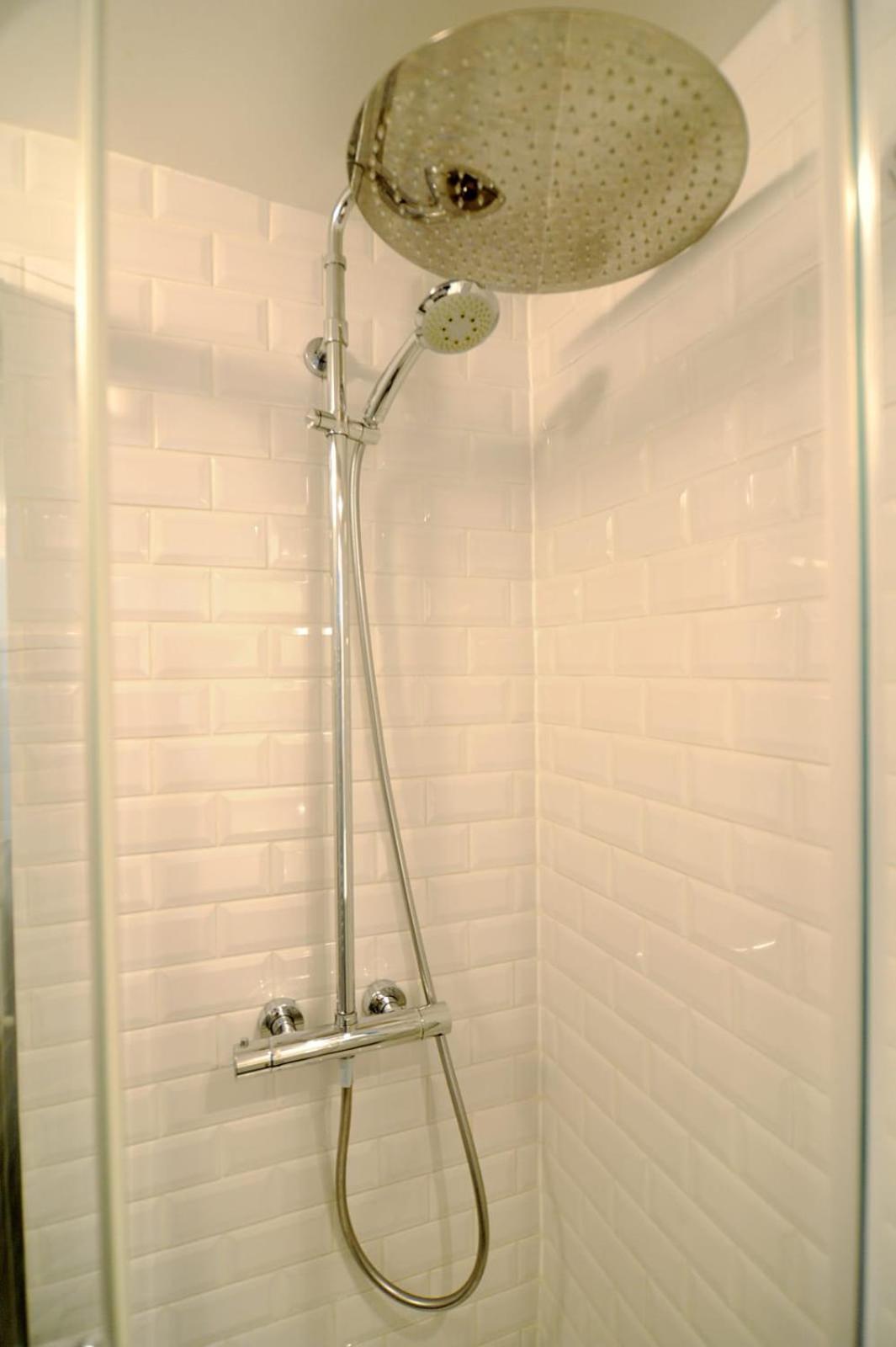 Rooftop Le Marais 1 Bedroom * Parigi